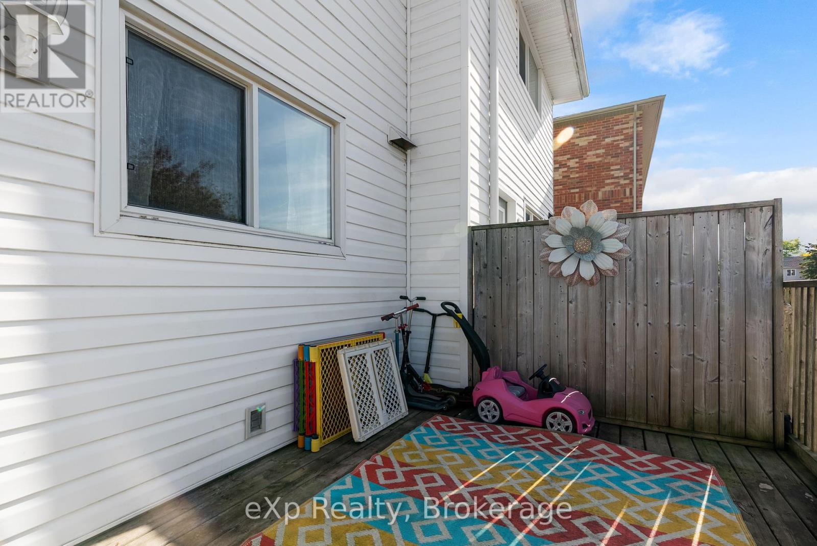 286 Dufferin Street, Stratford, Ontario  N5A 2H2 - Photo 23 - X12440459