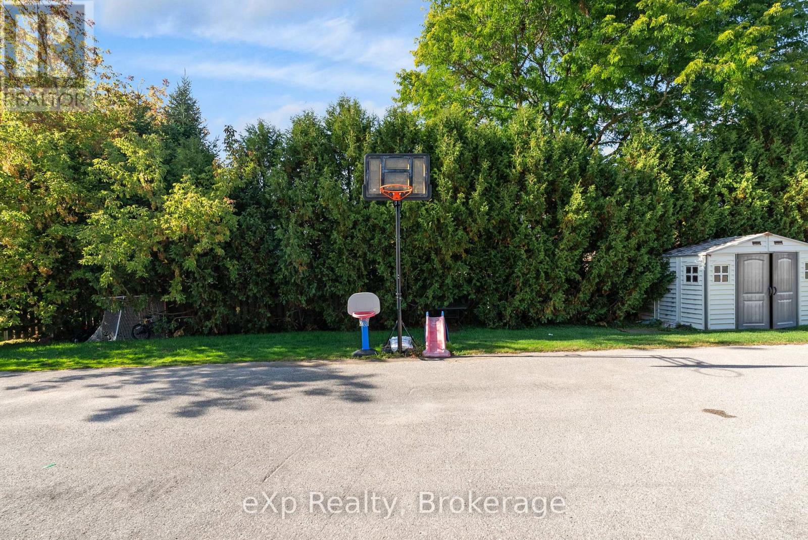 286 Dufferin Street, Stratford, Ontario  N5A 2H2 - Photo 24 - X12440459