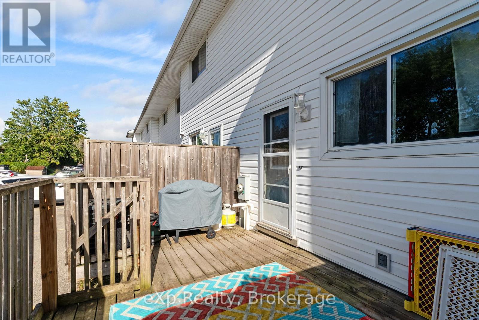 286 Dufferin Street, Stratford, Ontario  N5A 2H2 - Photo 25 - X12440459