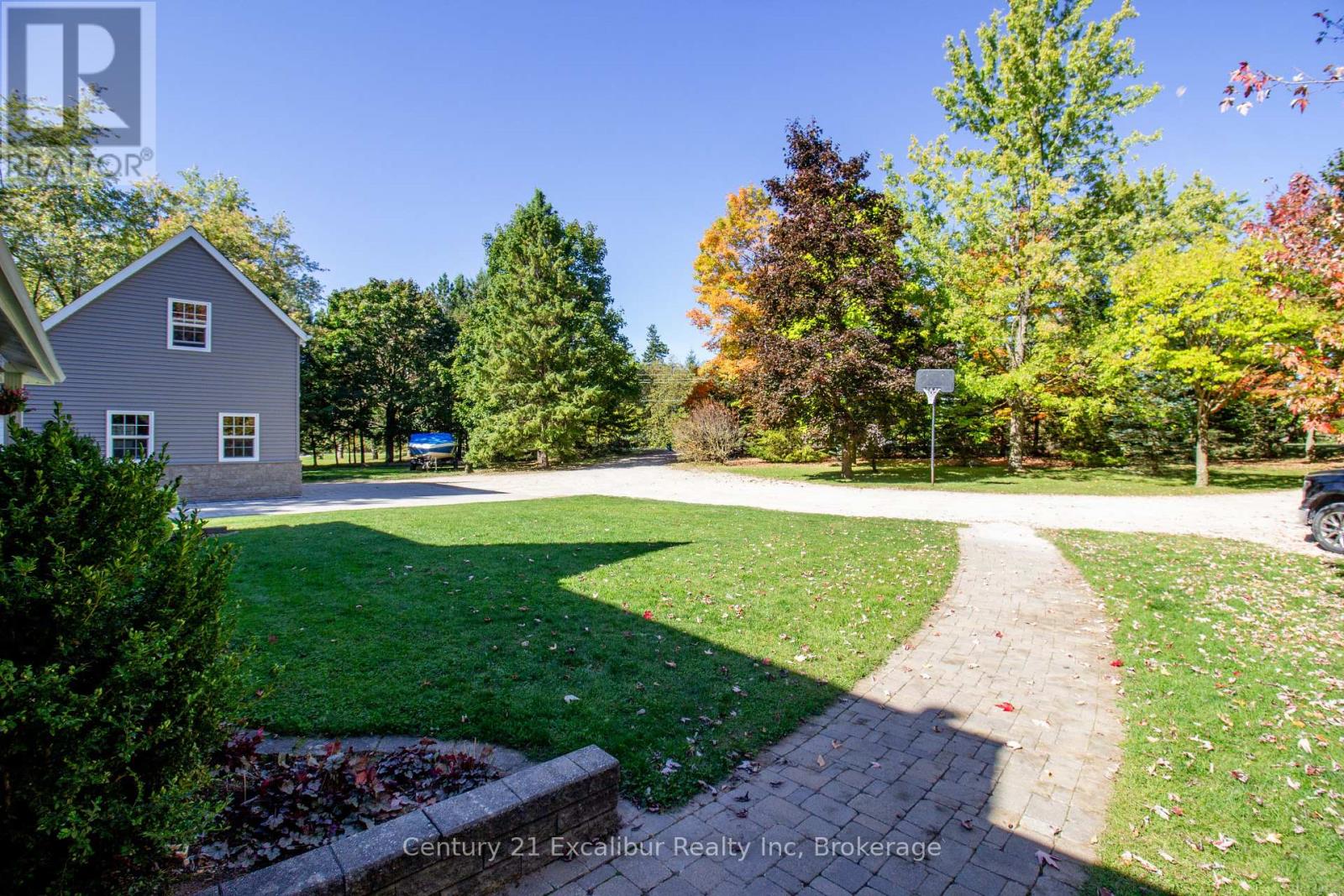8583 Sdrd 15, Centre Wellington, Ontario  N0B 1J0 - Photo 3 - X12440476