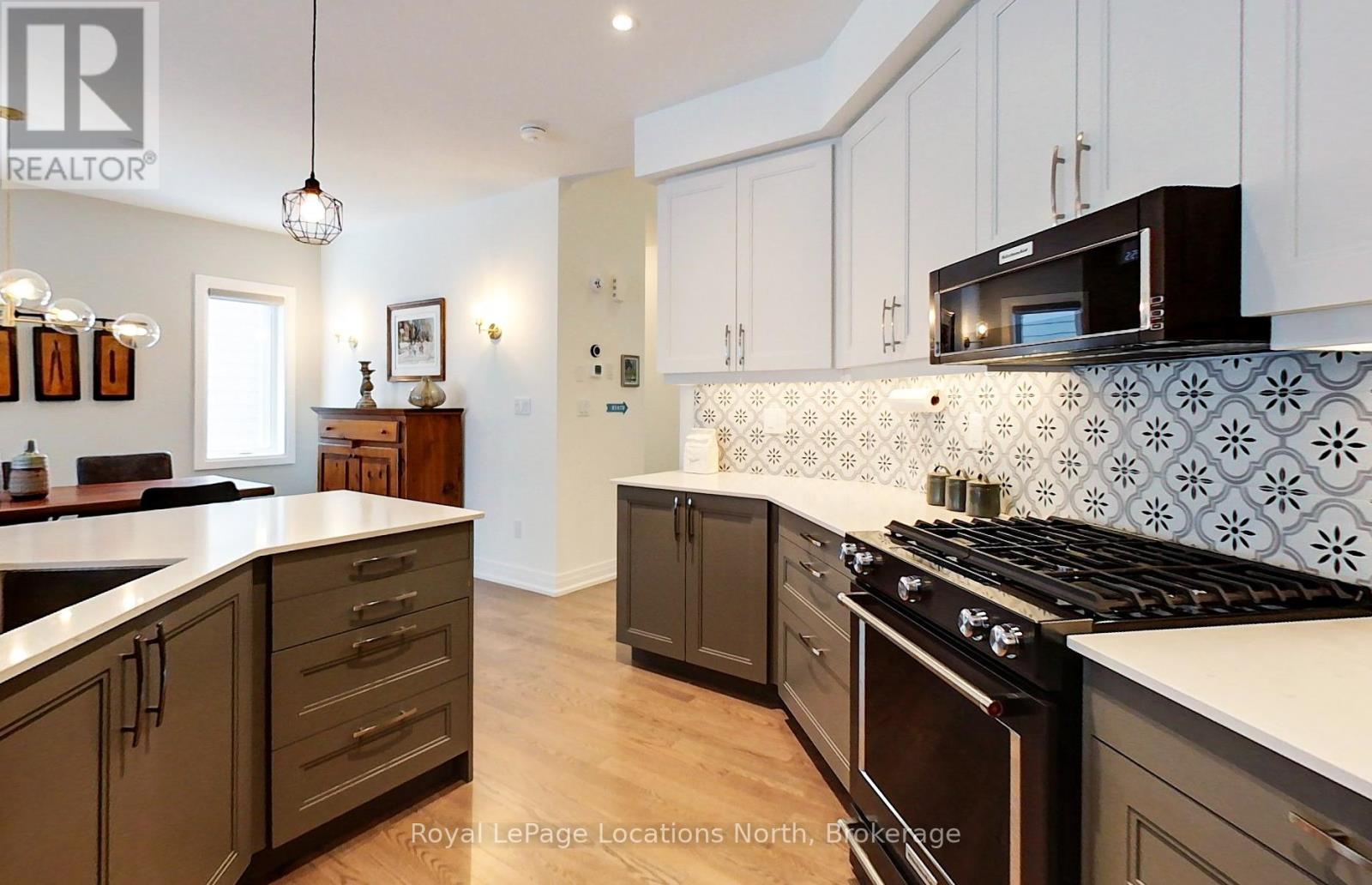 106 Clippers Lane, Blue Mountains, Ontario  N0H 2P0 - Photo 10 - X12440496