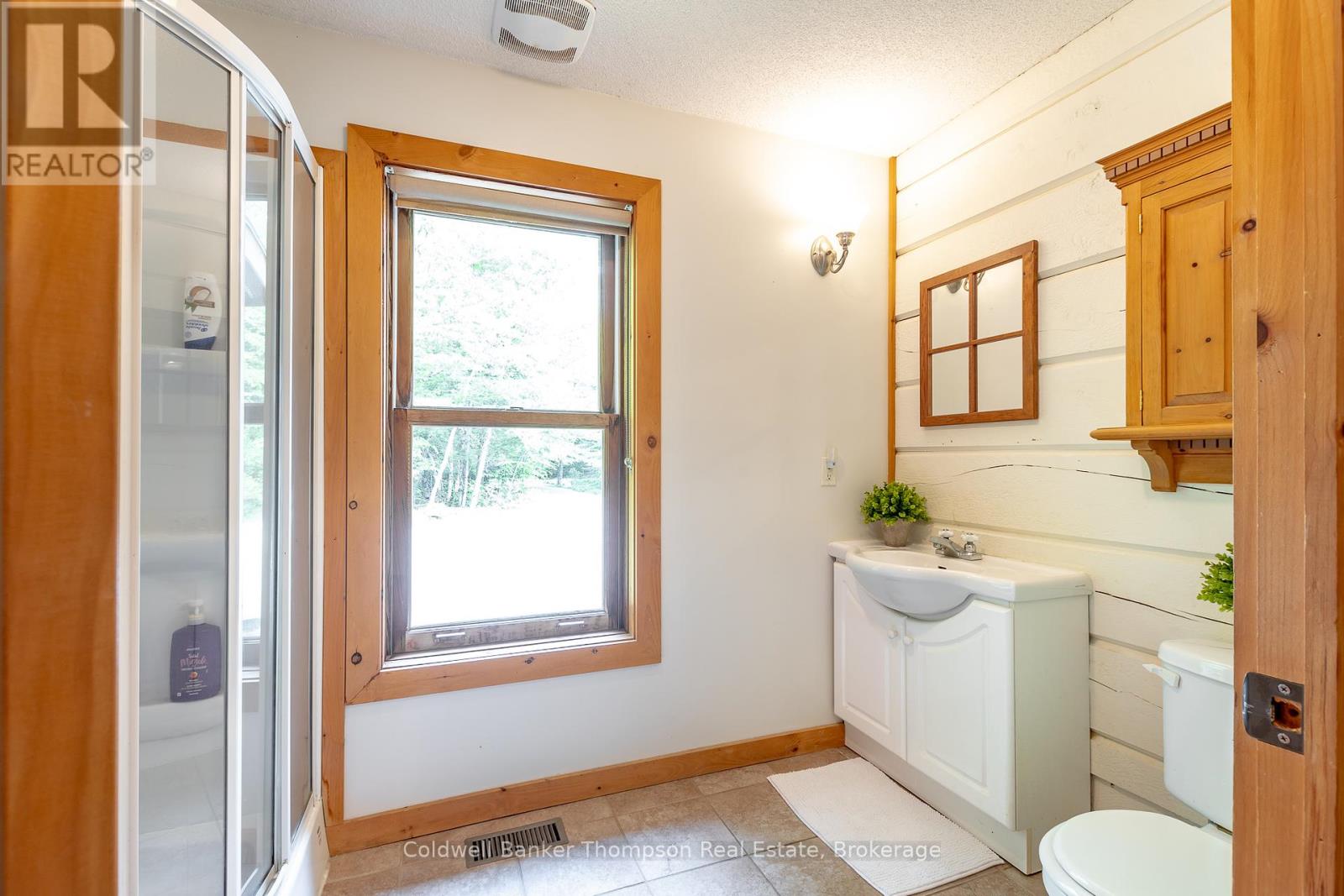 1626 Port Cunnington Road, Lake Of Bays, Ontario  P0A 1H0 - Photo 9 - X12440501