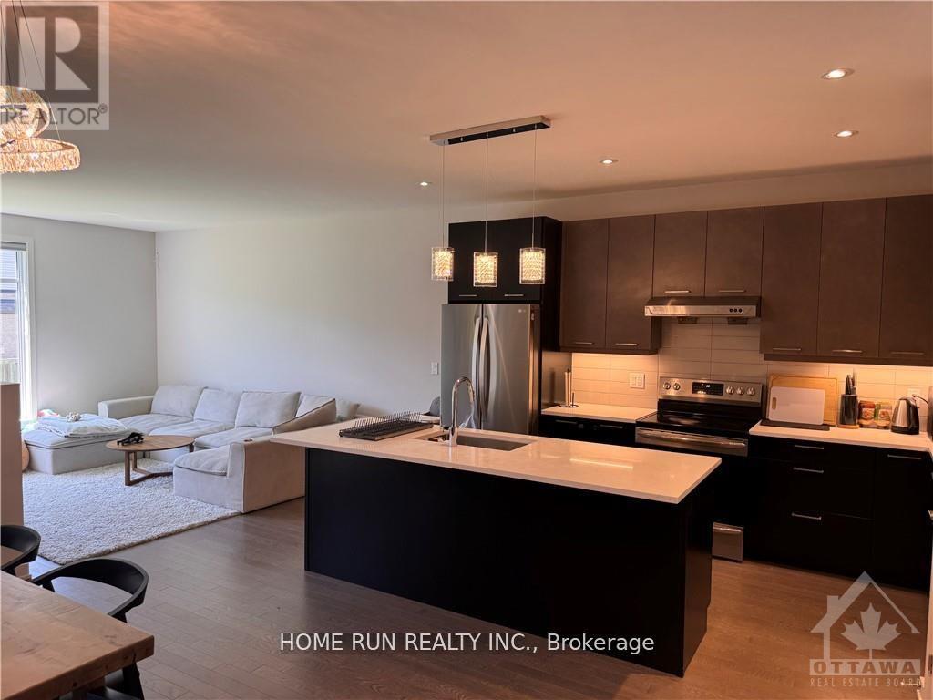 809 Brian Good Avenue, Ottawa, Ontario  K4M 0E2 - Photo 3 - X12440461