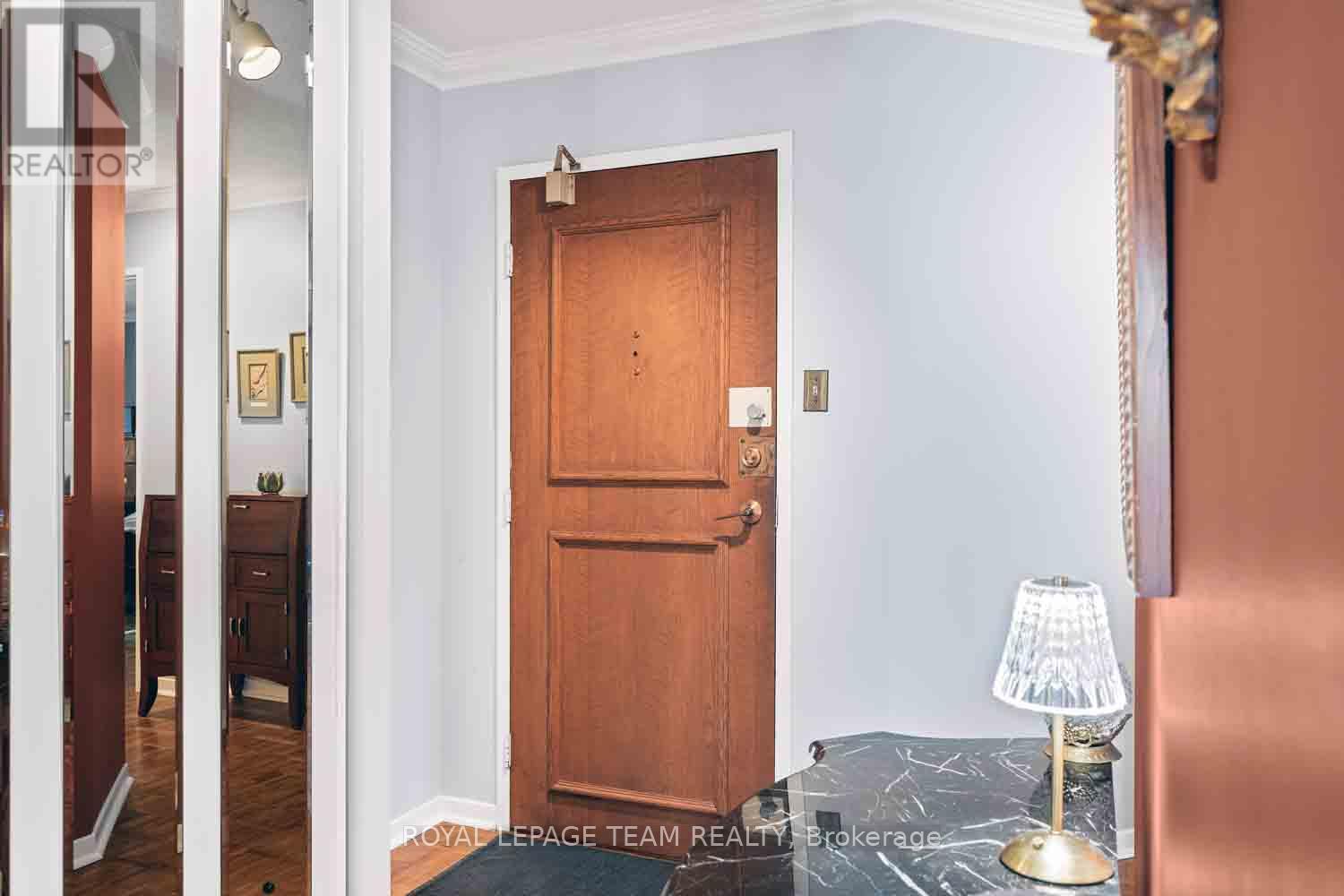 303 - 40 Arthur Street, Ottawa, Ontario  K1R 7T5 - Photo 5 - X12440465