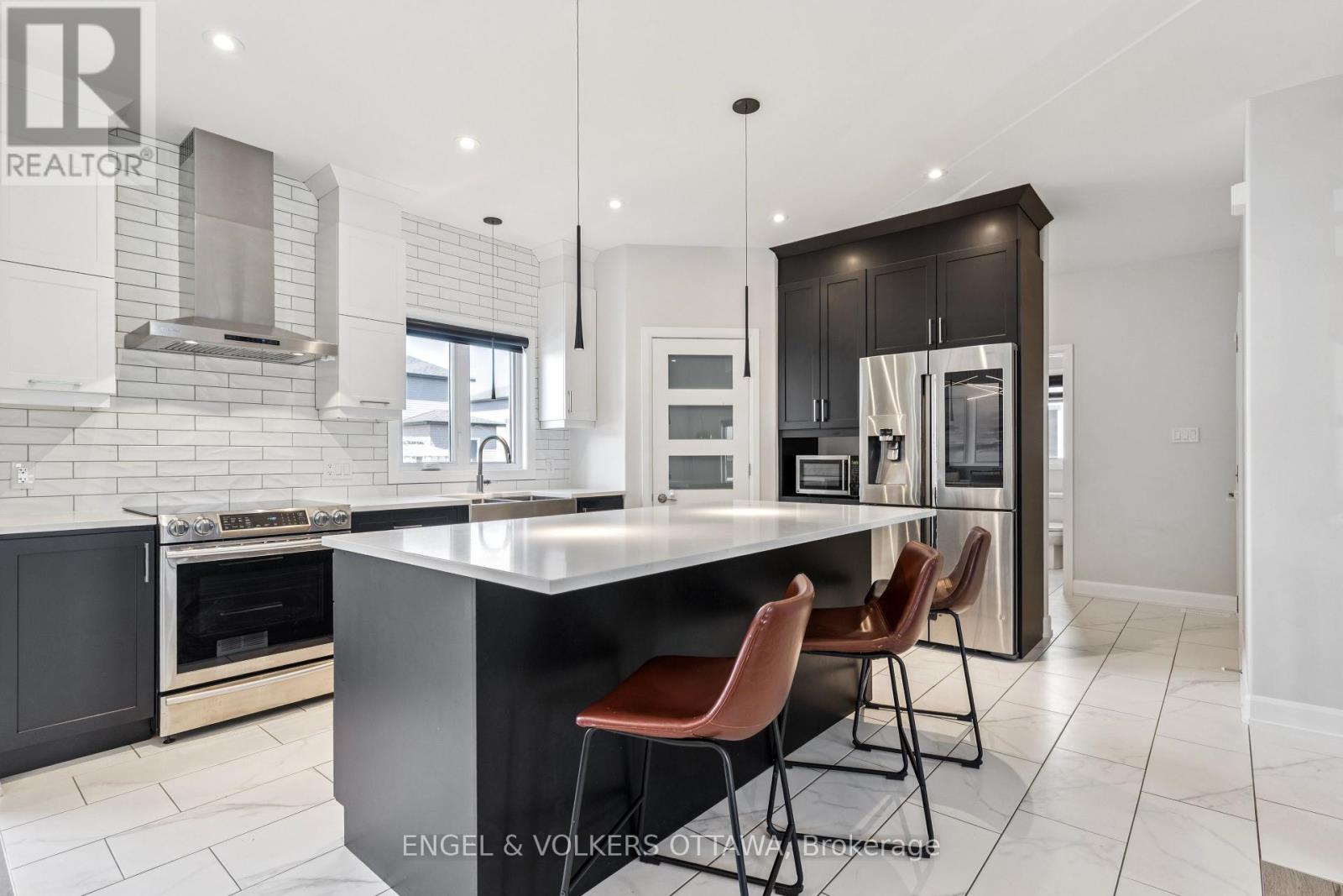 529 Lucent Street, Russell, Ontario  K4R 0G3 - Photo 15 - X12440548