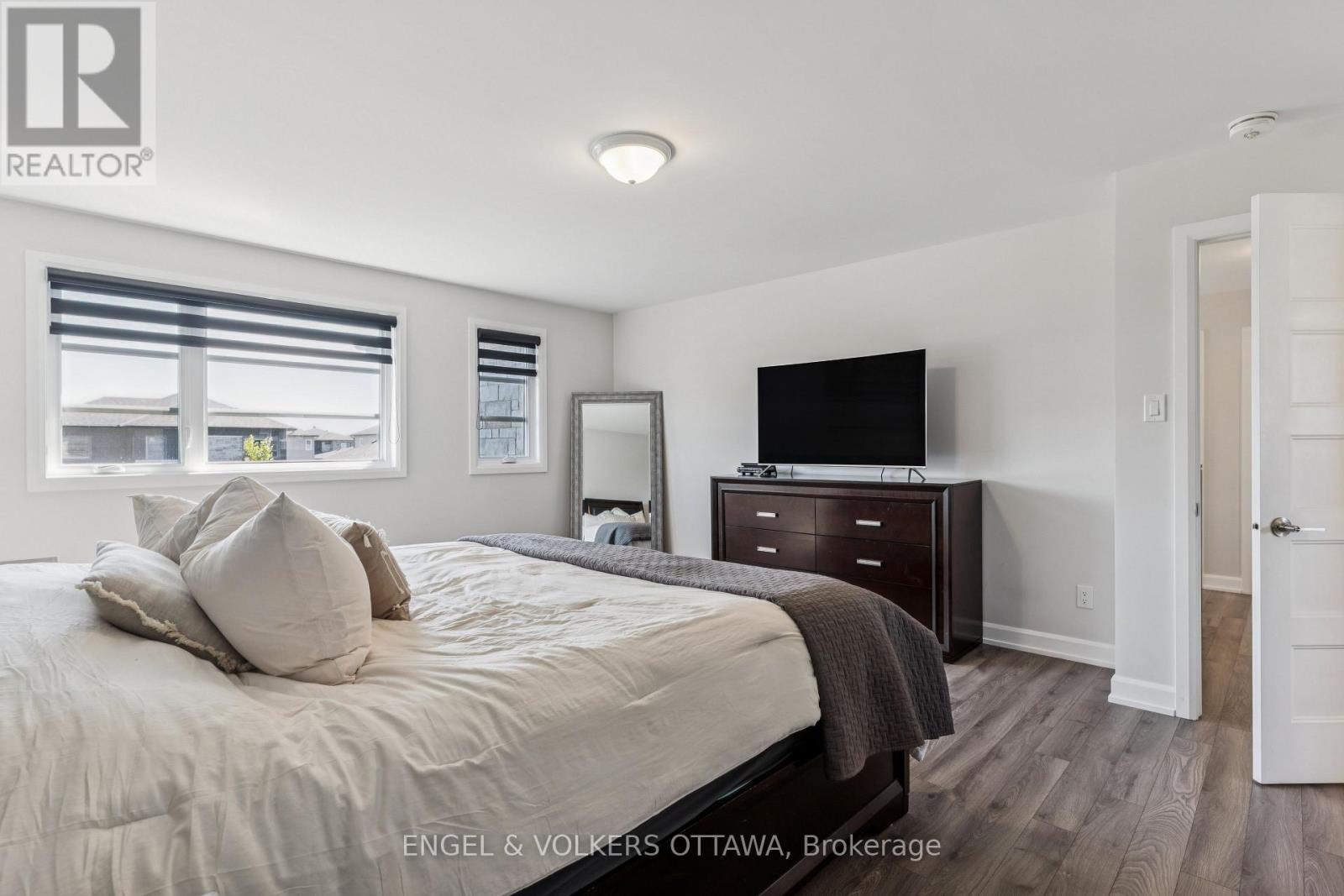 529 Lucent Street, Russell, Ontario  K4R 0G3 - Photo 27 - X12440548
