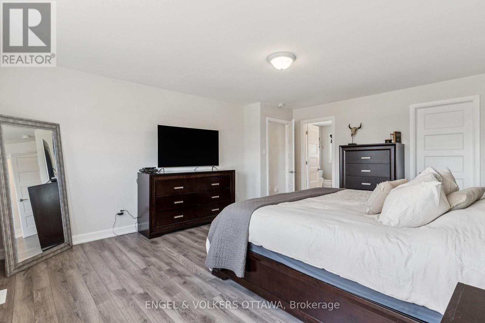 529 Lucent Street, Russell, Ontario  K4R 0G3 - Photo 29 - X12440548