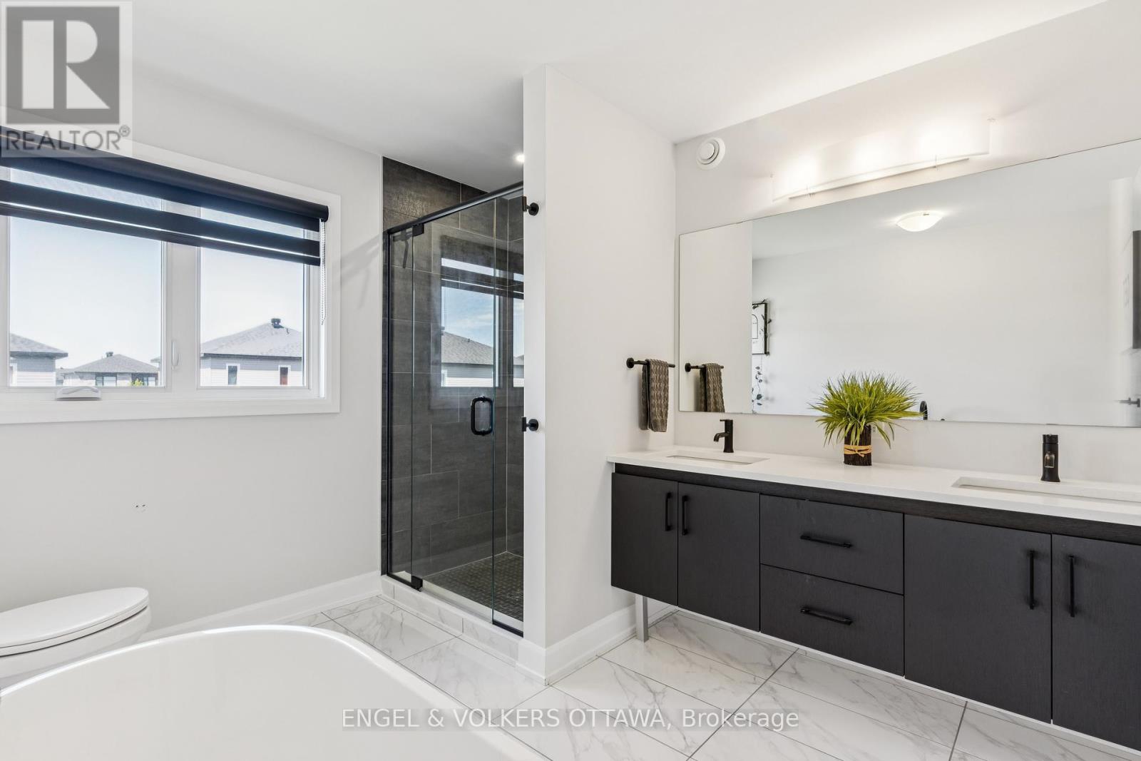529 Lucent Street, Russell, Ontario  K4R 0G3 - Photo 30 - X12440548