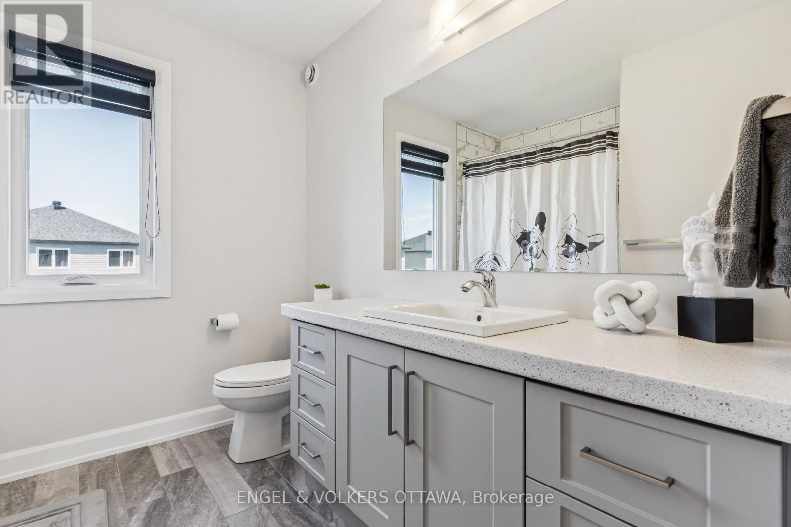 529 Lucent Street, Russell, Ontario  K4R 0G3 - Photo 37 - X12440548