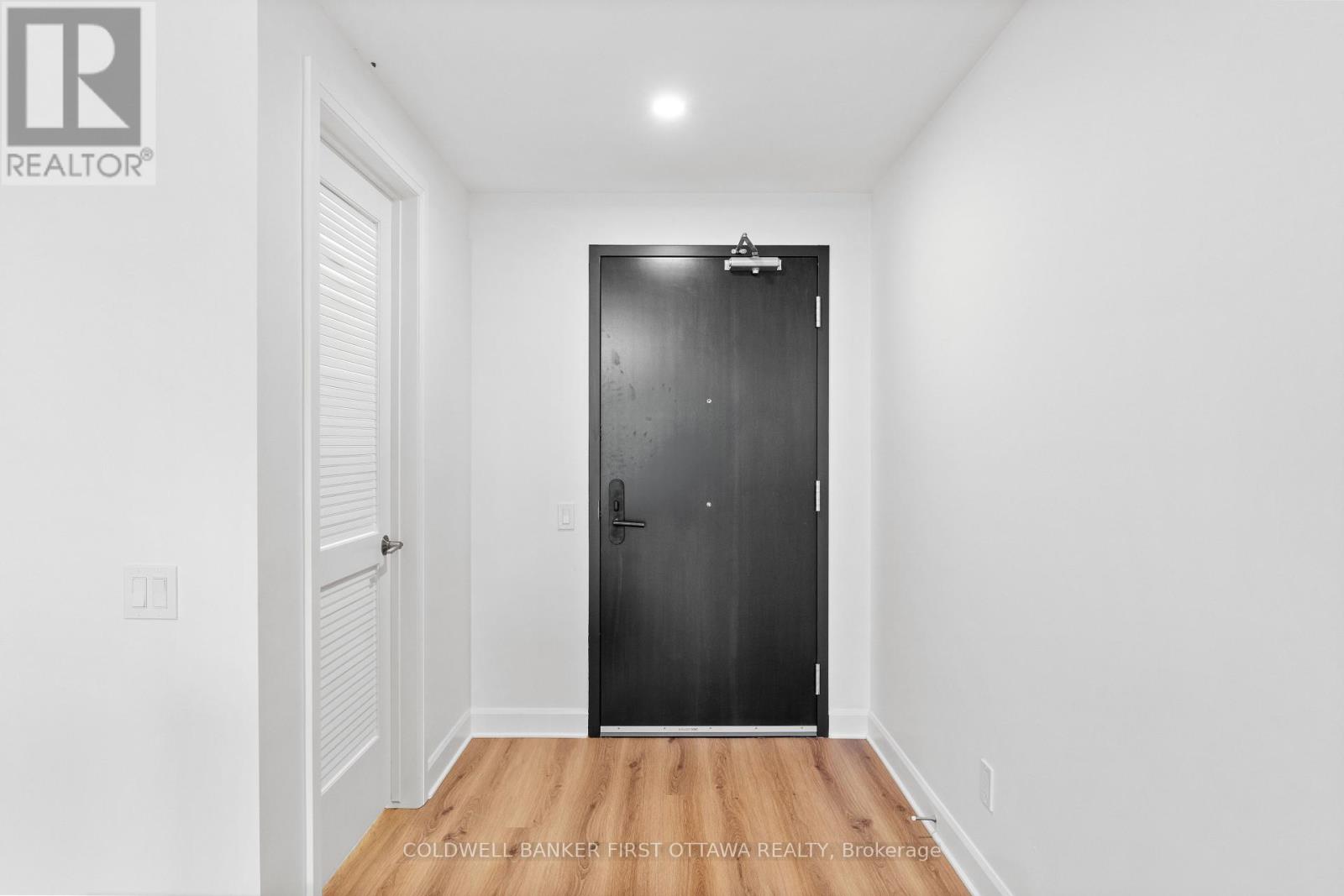 410 - 115 Echo Drive, Ottawa, Ontario  K1S 1M7 - Photo 3 - X12440579
