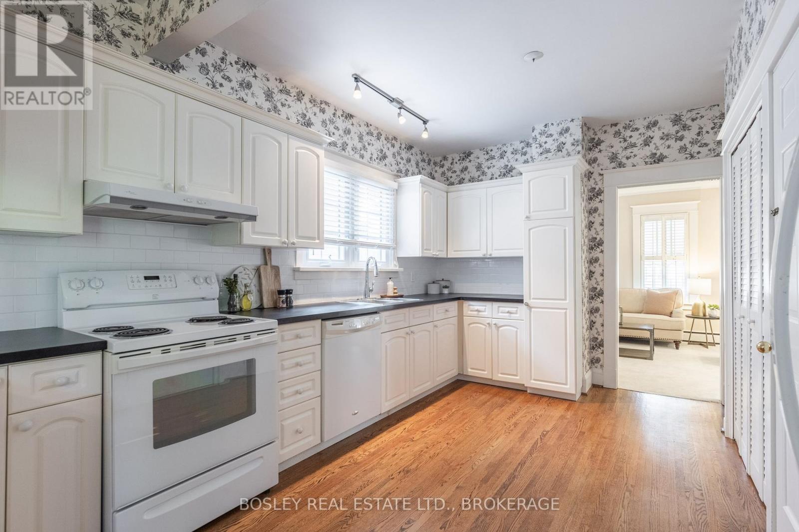 171 Alexandra Street, Port Colborne (Sugarloaf), Ontario  L3K 2Y6 - Photo 12 - X12440402