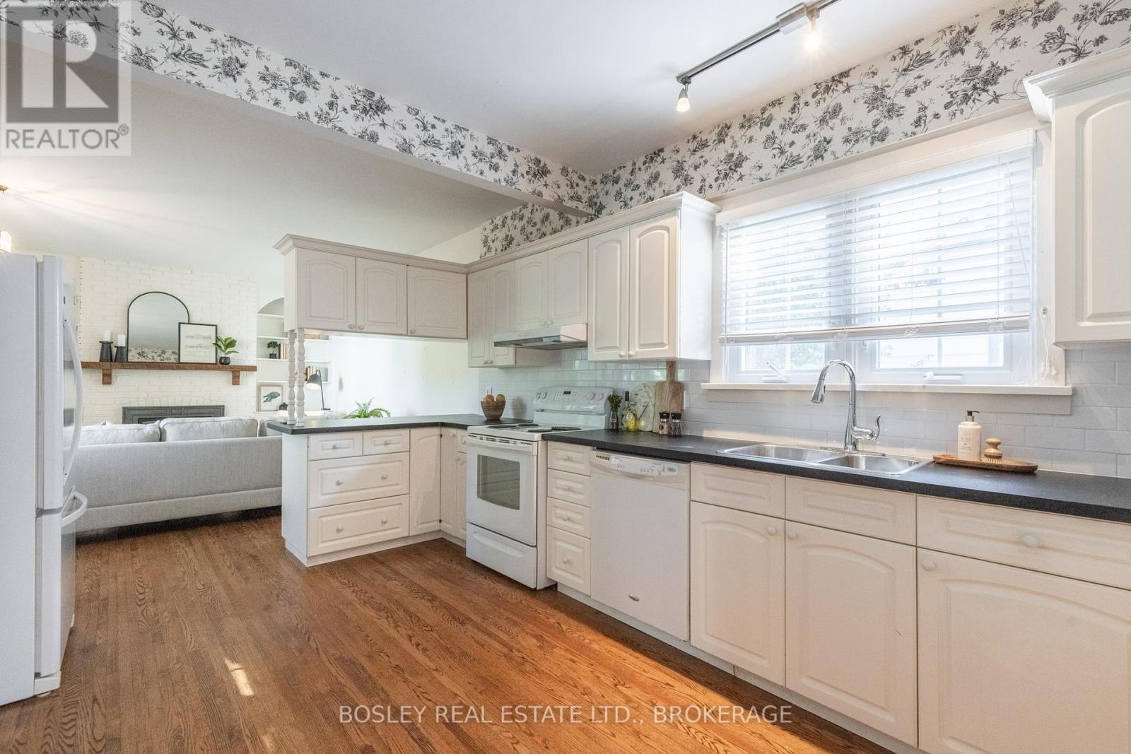 171 Alexandra Street, Port Colborne (Sugarloaf), Ontario  L3K 2Y6 - Photo 13 - X12440402