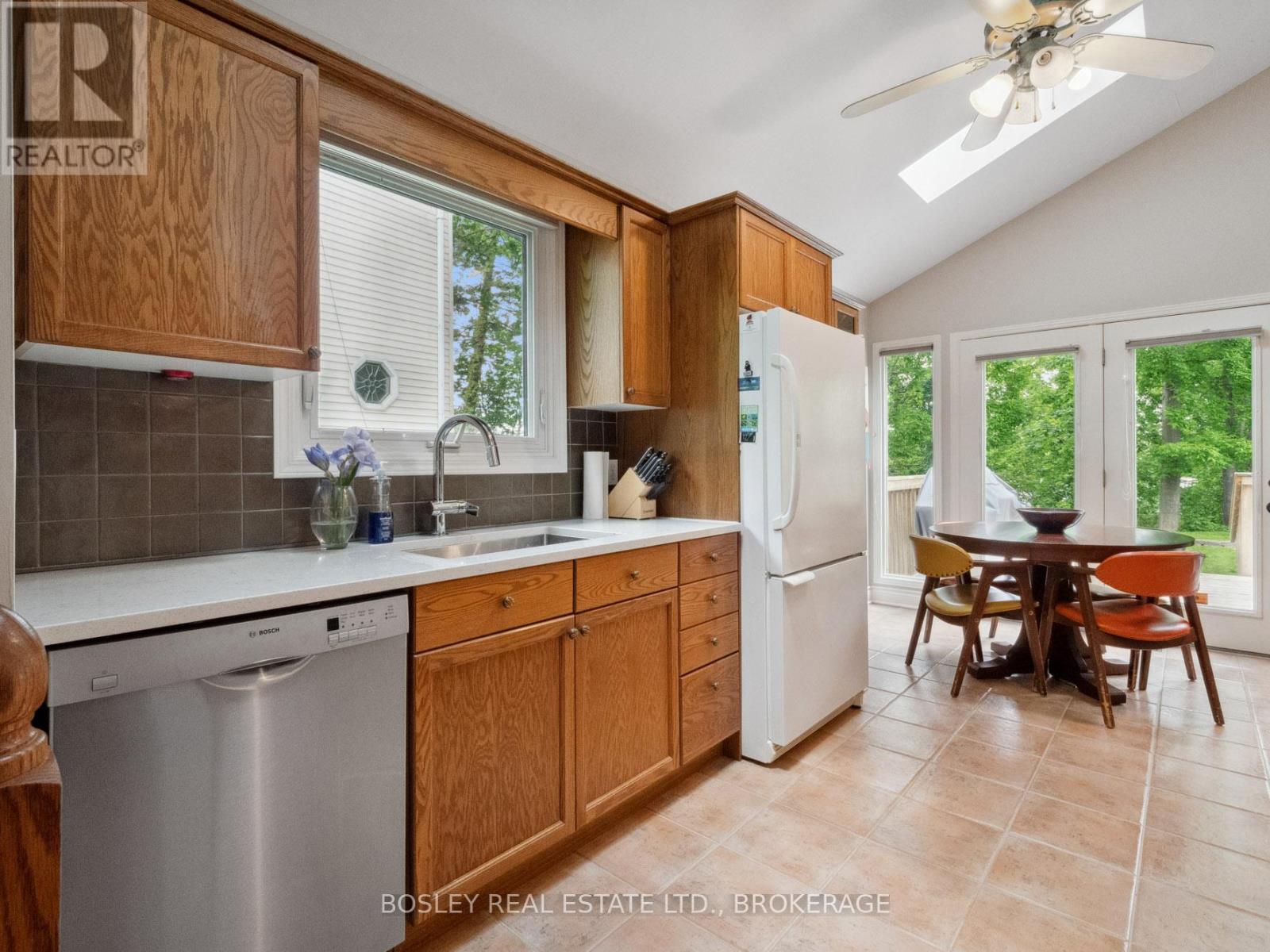 48 Henley Drive, St. Catharines (Martindale Pond), Ontario  L2N 4A9 - Photo 10 - X12440411