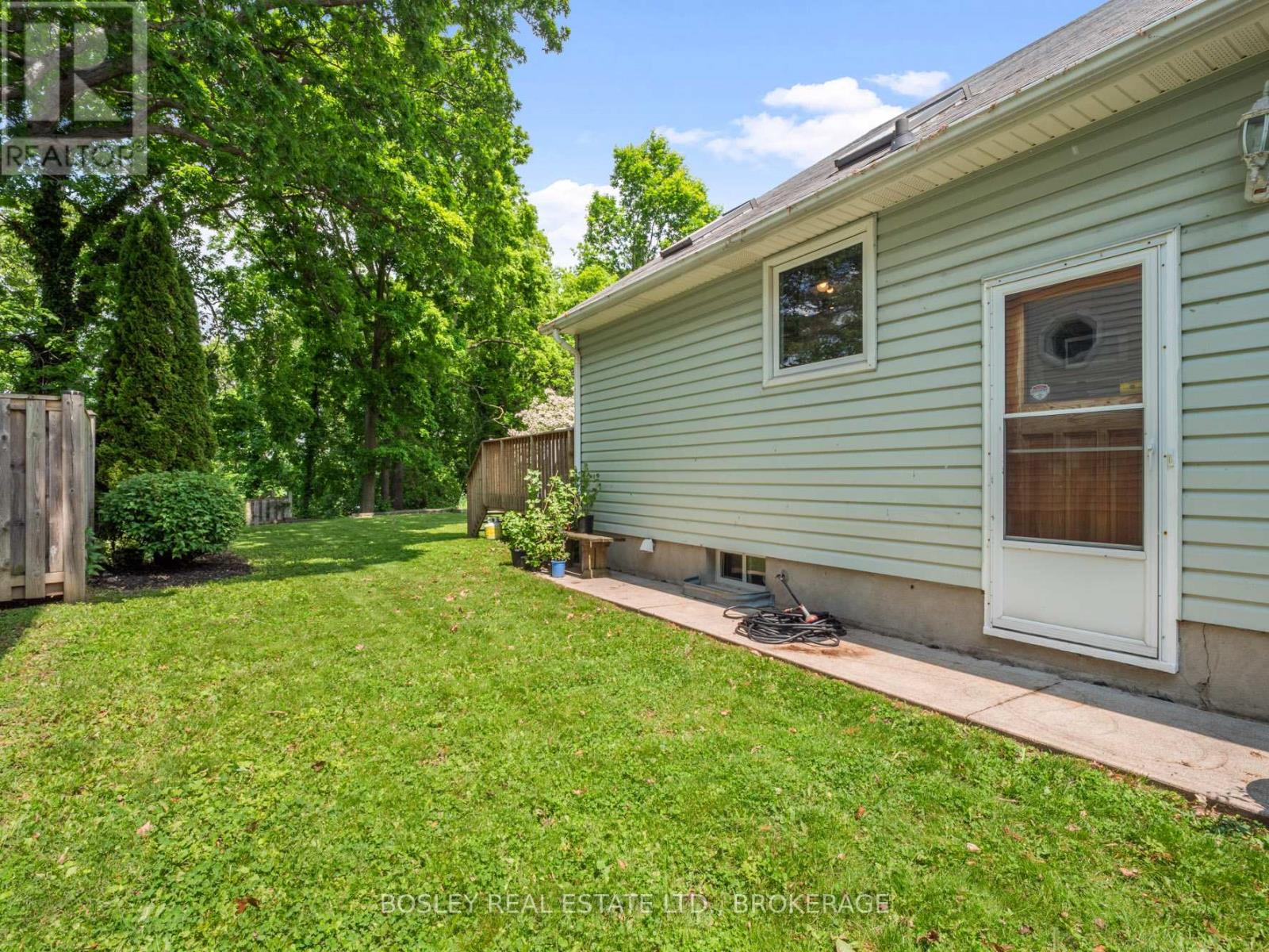48 Henley Drive, St. Catharines (Martindale Pond), Ontario  L2N 4A9 - Photo 36 - X12440411