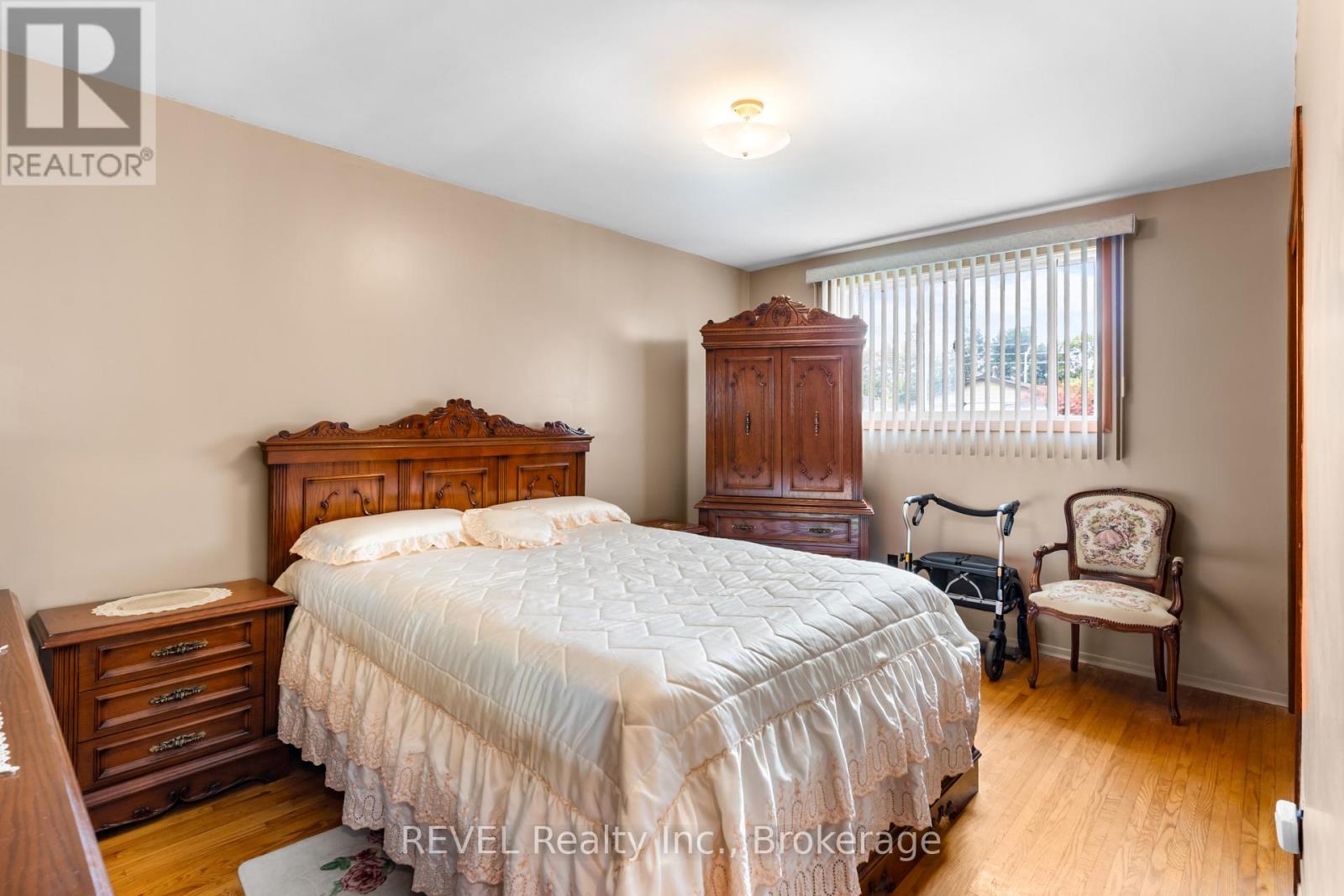 6256 Johnson Drive, Niagara Falls (Church's Lane), Ontario  L2J 3J5 - Photo 14 - X12440484