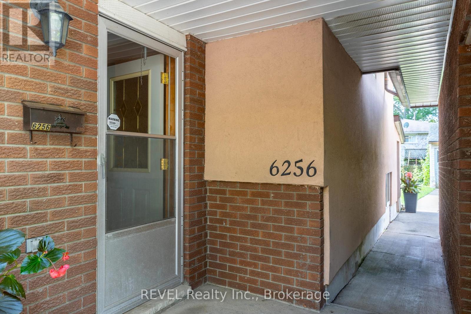 6256 Johnson Drive, Niagara Falls (Church's Lane), Ontario  L2J 3J5 - Photo 2 - X12440484