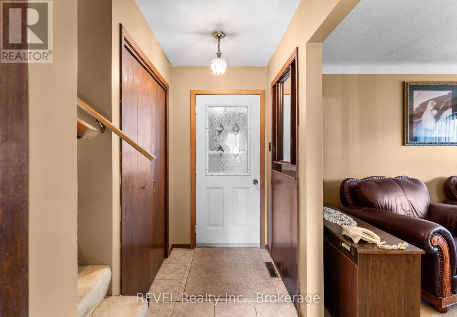 6256 Johnson Drive, Niagara Falls (Church's Lane), Ontario  L2J 3J5 - Photo 3 - X12440484