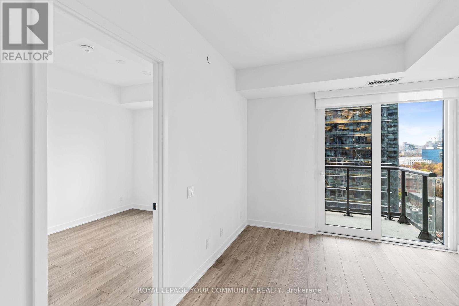 1625 - 108 Peter St Street, Toronto, Ontario  M5V 0W2 - Photo 10 - C12440332