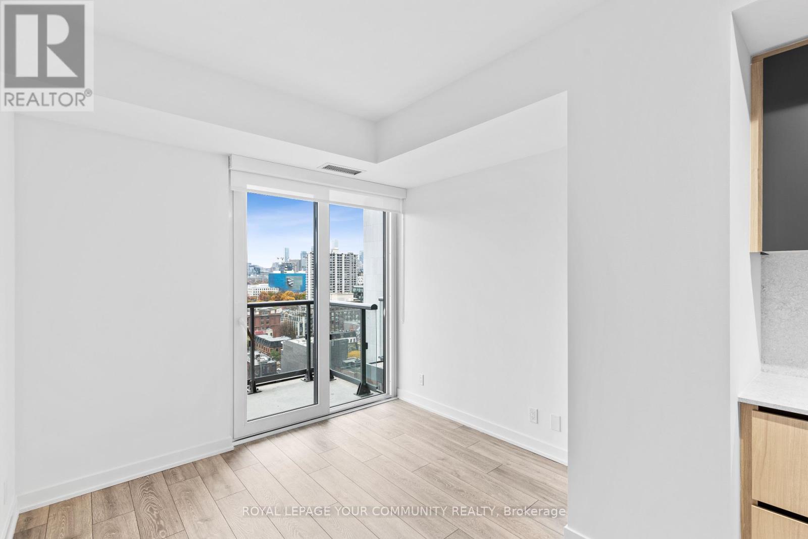 1625 - 108 Peter St Street, Toronto, Ontario  M5V 0W2 - Photo 9 - C12440332