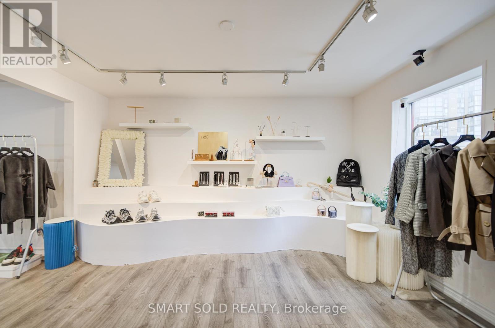 5445 Yonge Street, Toronto, Ontario  M2N 5S1 - Photo 13 - C12440373