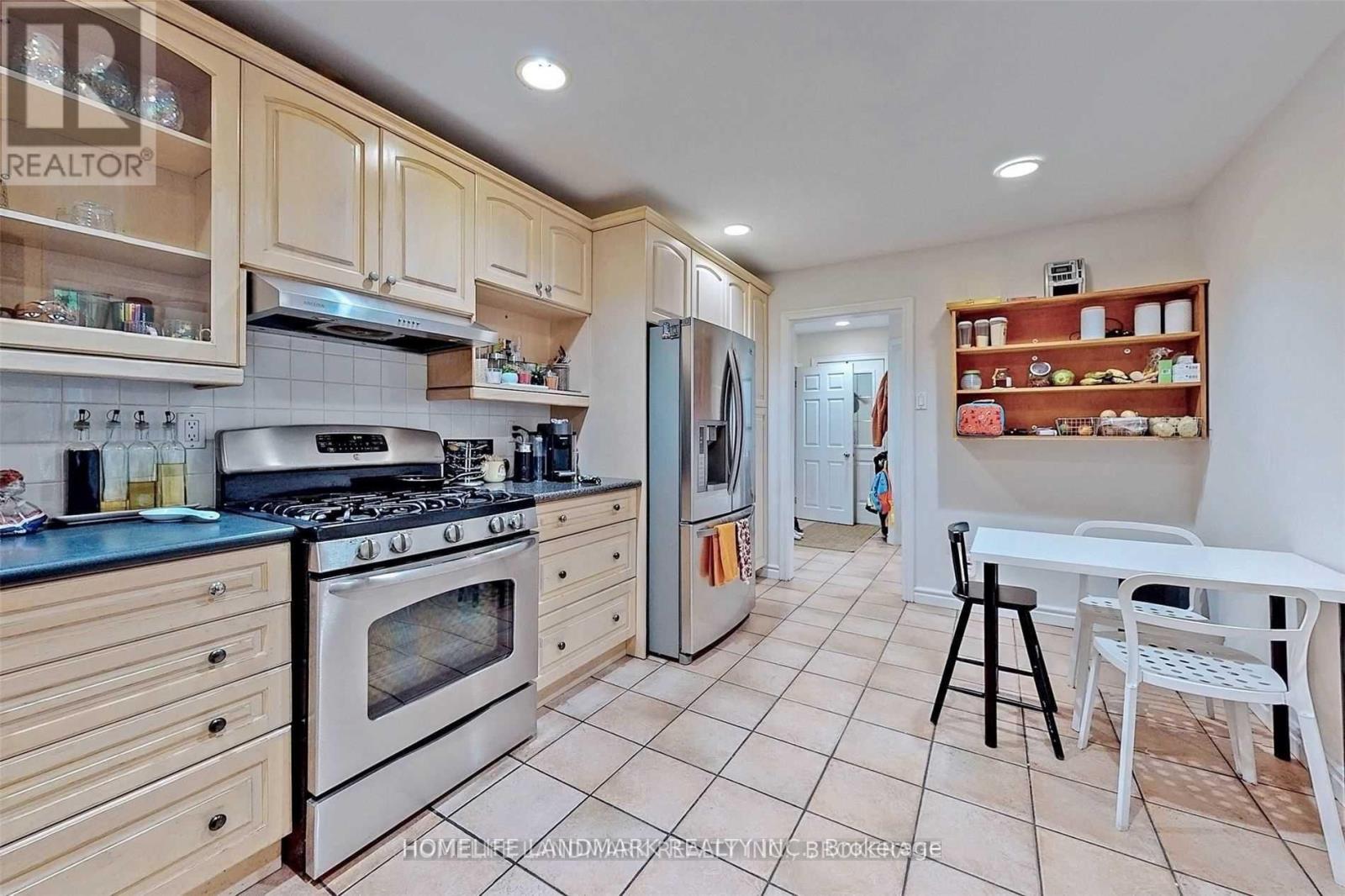 169 Highgate Avenue, Toronto, Ontario  M2N 5G9 - Photo 8 - C12440394