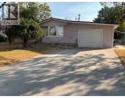 15 Willow Road W, Claresholm, Ca