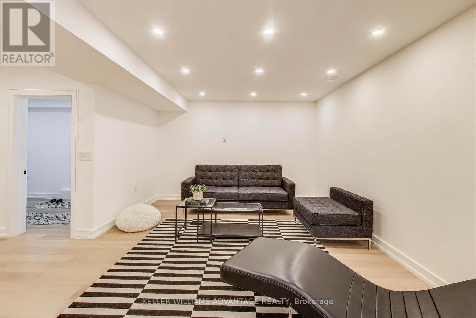 36 Doris Drive, Toronto, Ontario  M4B 3C8 - Photo 35 - E12440384