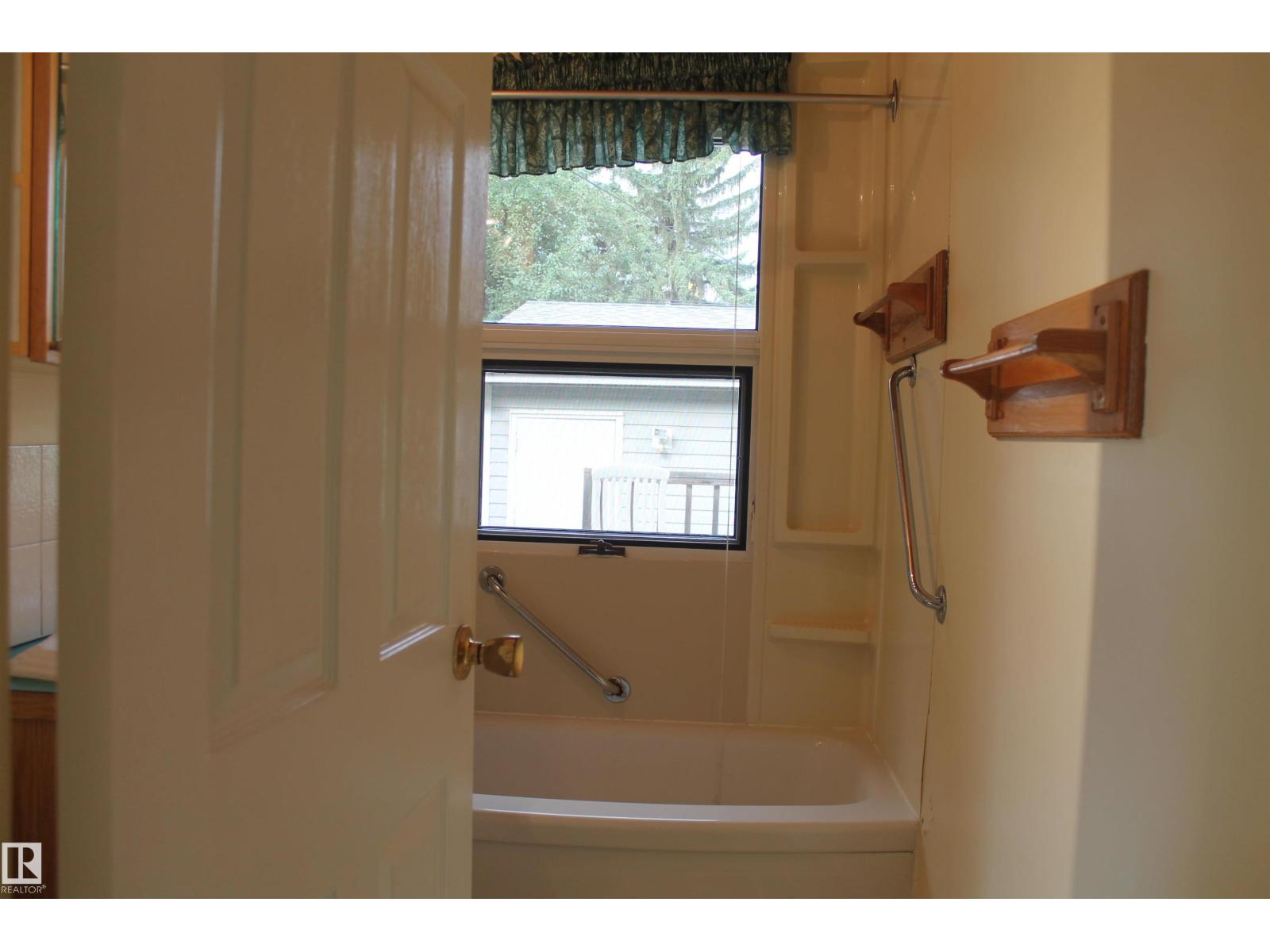 5026 47 St, Daysland, Alberta  T0B 1A0 - Photo 11 - E4460421