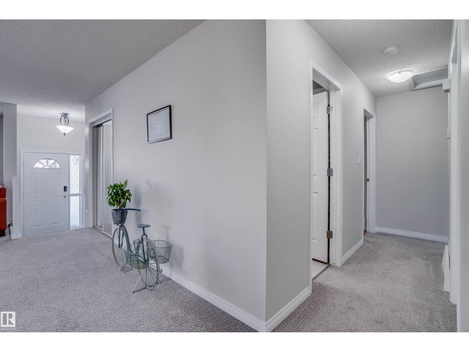 4239 29 Av Nw, Edmonton, Alberta  T6L 5K3 - Photo 5 - E4460422