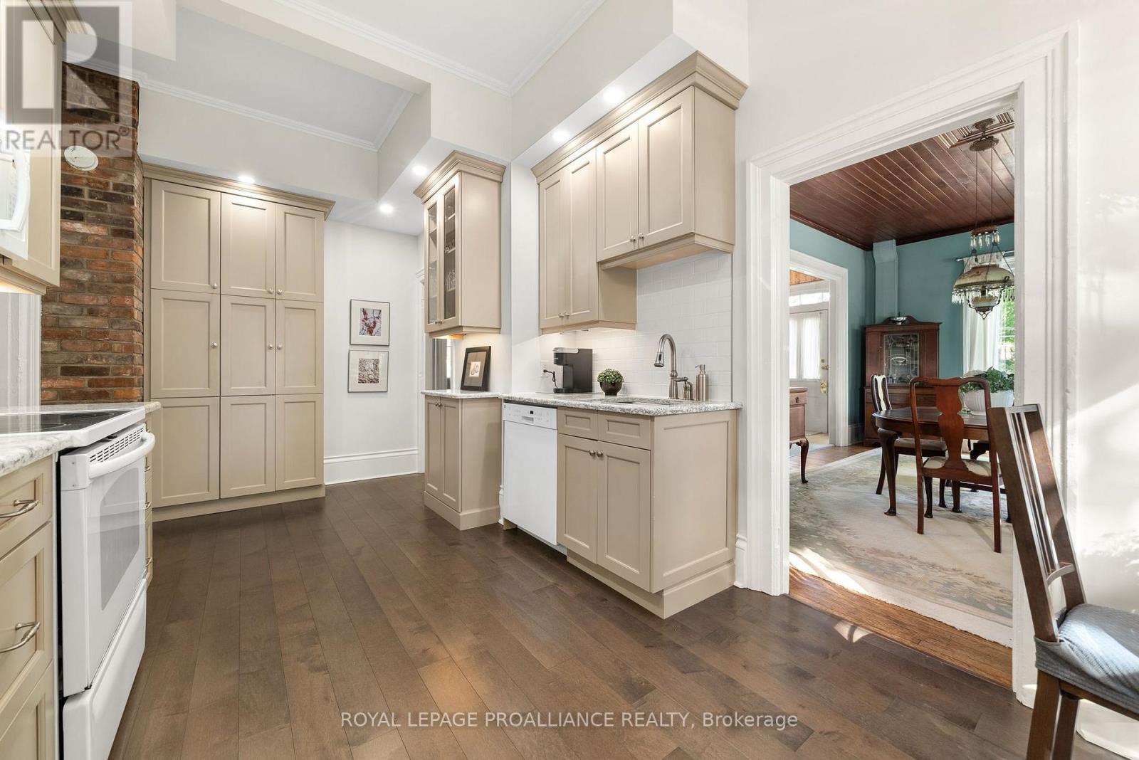 103 Bridge Street, Prince Edward County (Picton Ward), Ontario  K0K 2T0 - Photo 19 - X12440538