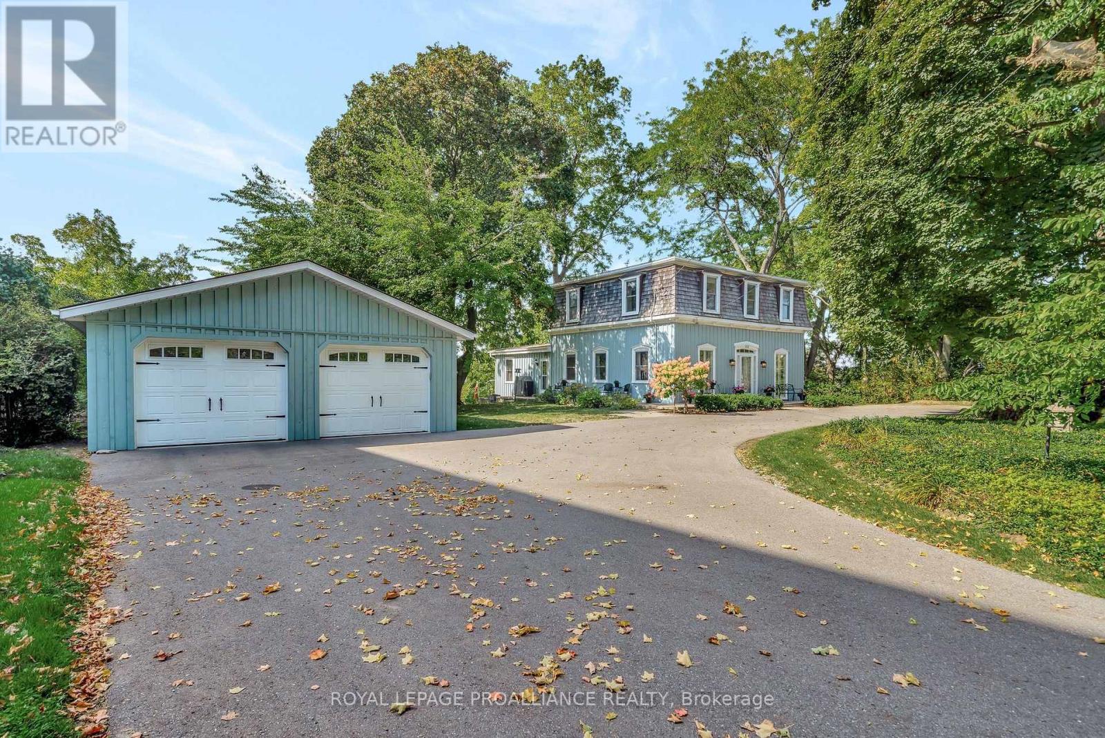 103 Bridge Street, Prince Edward County (Picton Ward), Ontario  K0K 2T0 - Photo 4 - X12440538