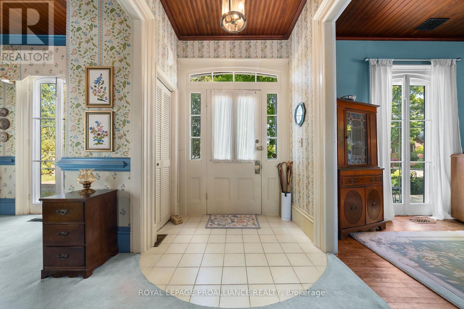 103 Bridge Street, Prince Edward County (Picton Ward), Ontario  K0K 2T0 - Photo 5 - X12440538