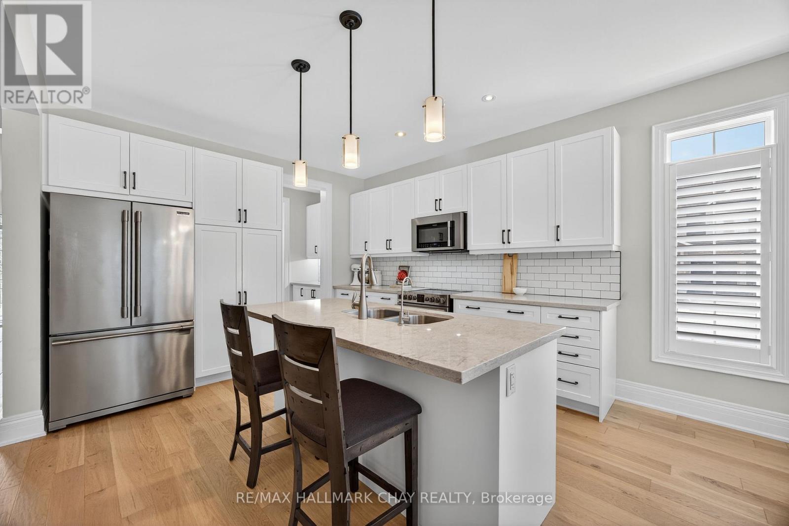 16 Walker Lane, Springwater, Ontario  L9X 0S9 - Photo 4 - S12439839