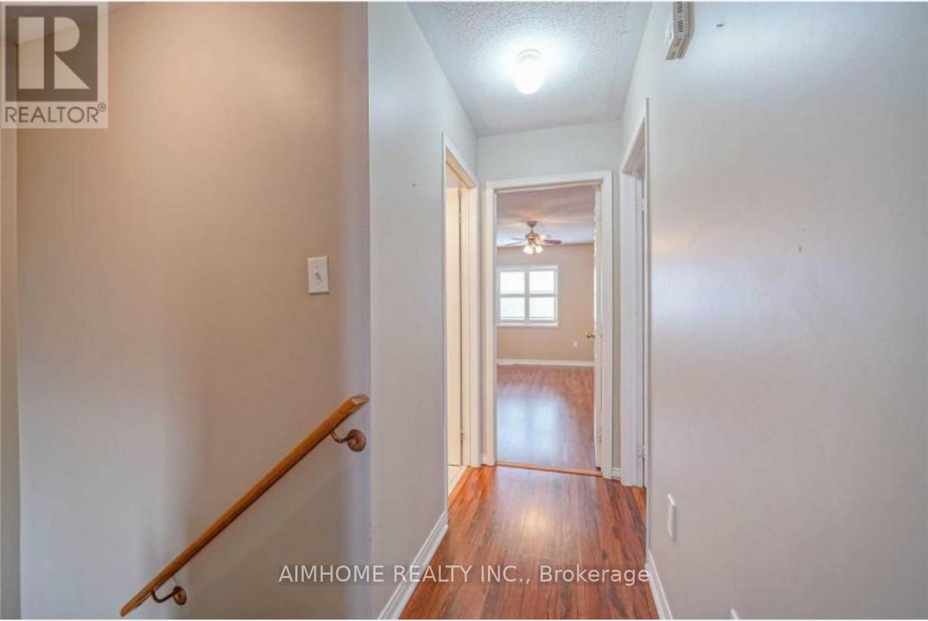 2394 Emerson Drive, Burlington, Ontario  L7L 7M4 - Photo 10 - W12318825