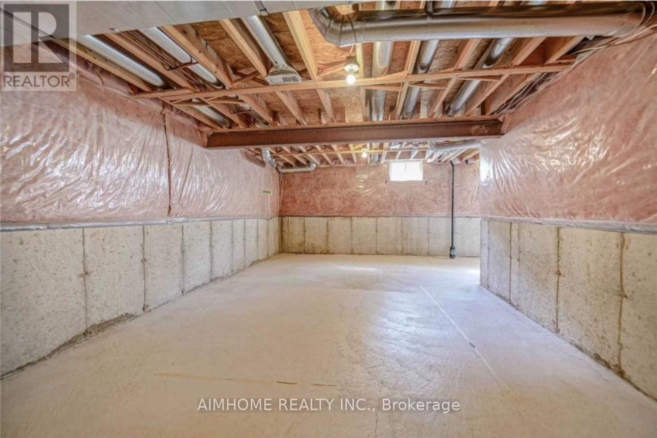 2394 Emerson Drive, Burlington, Ontario  L7L 7M4 - Photo 12 - W12318825