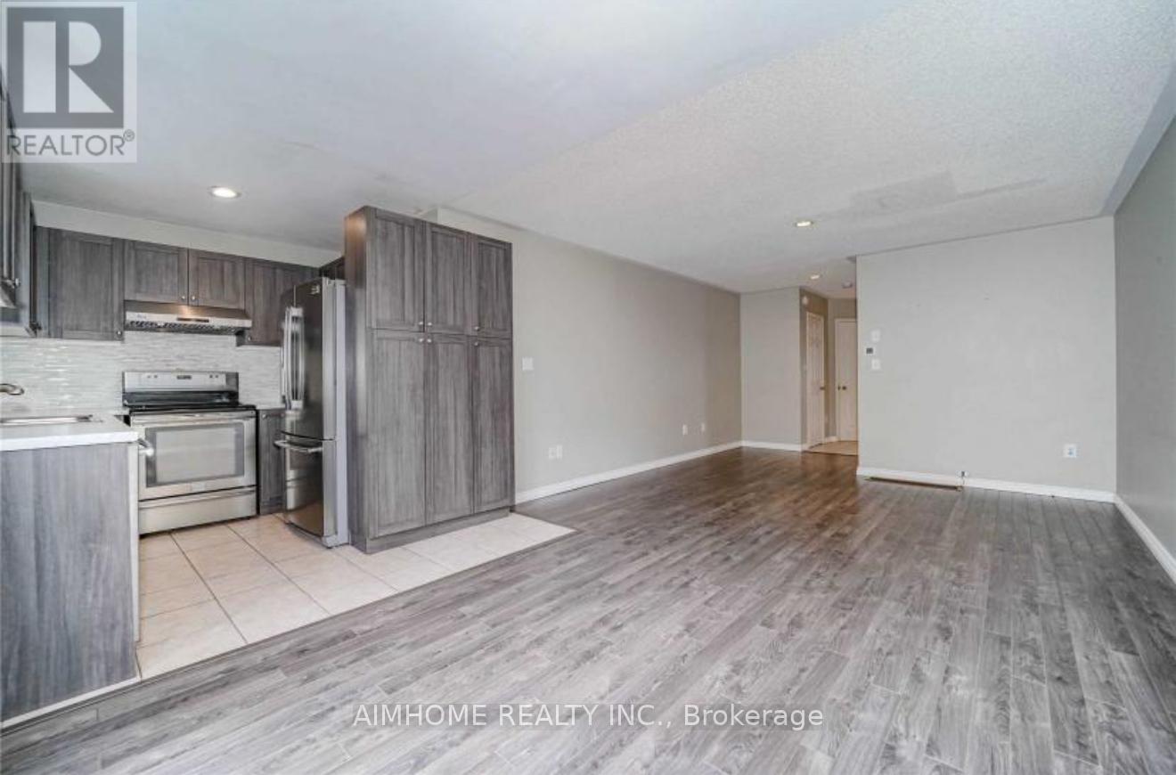 2394 Emerson Drive, Burlington, Ontario  L7L 7M4 - Photo 4 - W12318825