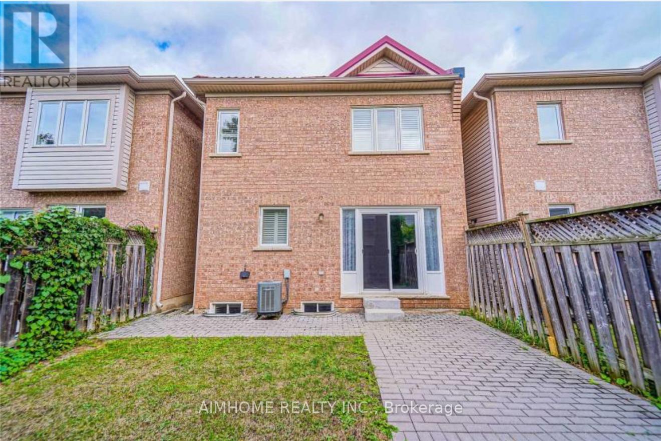 2394 Emerson Drive, Burlington, Ontario  L7L 7M4 - Photo 11 - W12318825