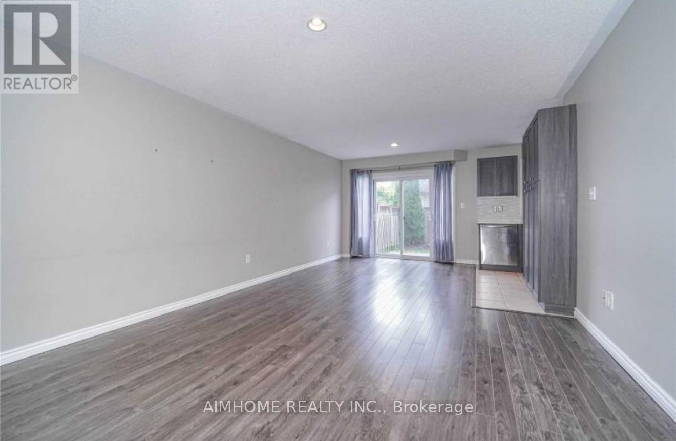 2394 Emerson Drive, Burlington, Ontario  L7L 7M4 - Photo 3 - W12318825