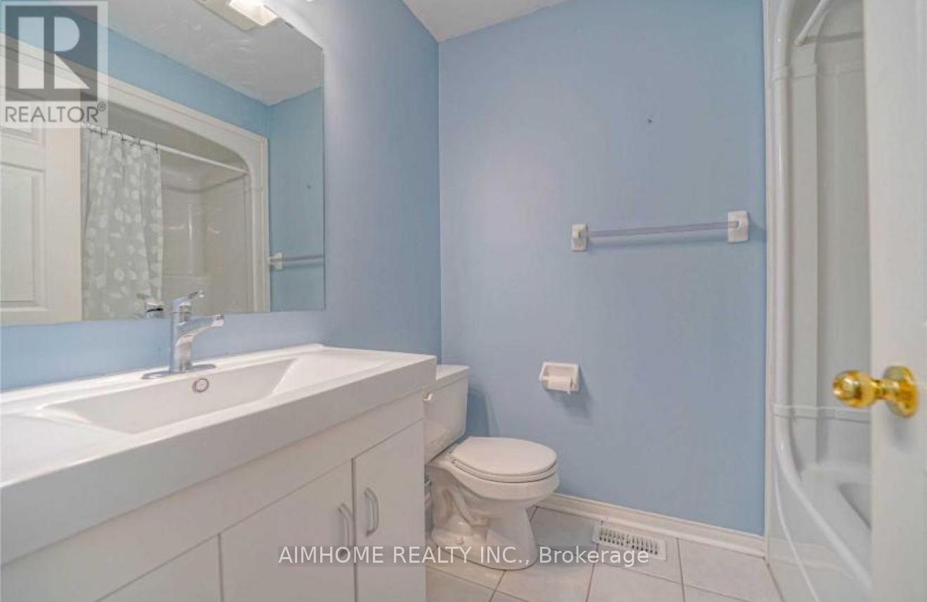 2394 Emerson Drive, Burlington, Ontario  L7L 7M4 - Photo 9 - W12318825