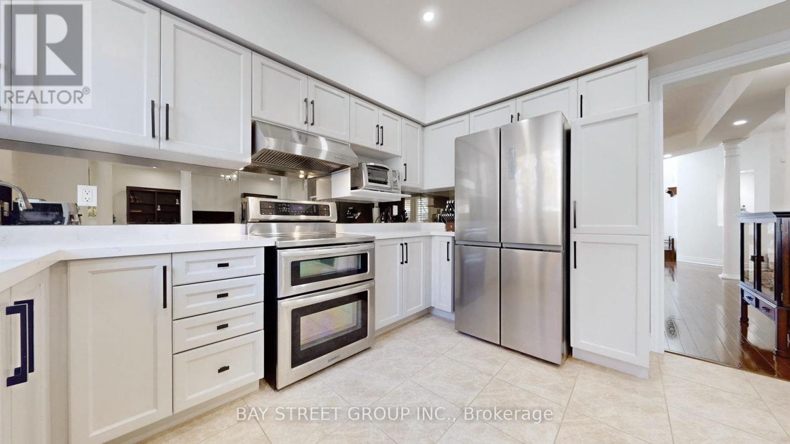 115 Colesbrook Road, Richmond Hill, Ontario  L4S 2G3 - Photo 14 - N12440326