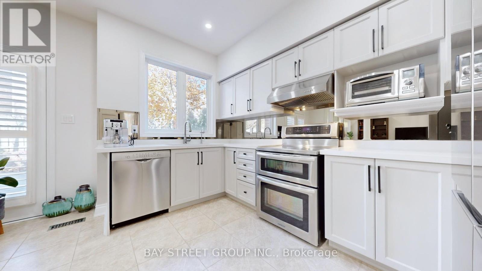115 Colesbrook Road, Richmond Hill, Ontario  L4S 2G3 - Photo 15 - N12440326
