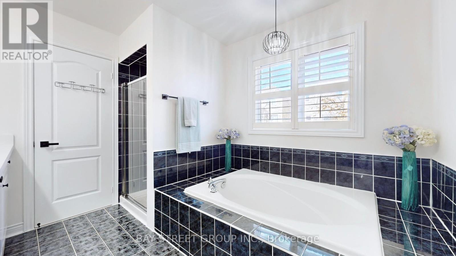 115 Colesbrook Road, Richmond Hill, Ontario  L4S 2G3 - Photo 23 - N12440326