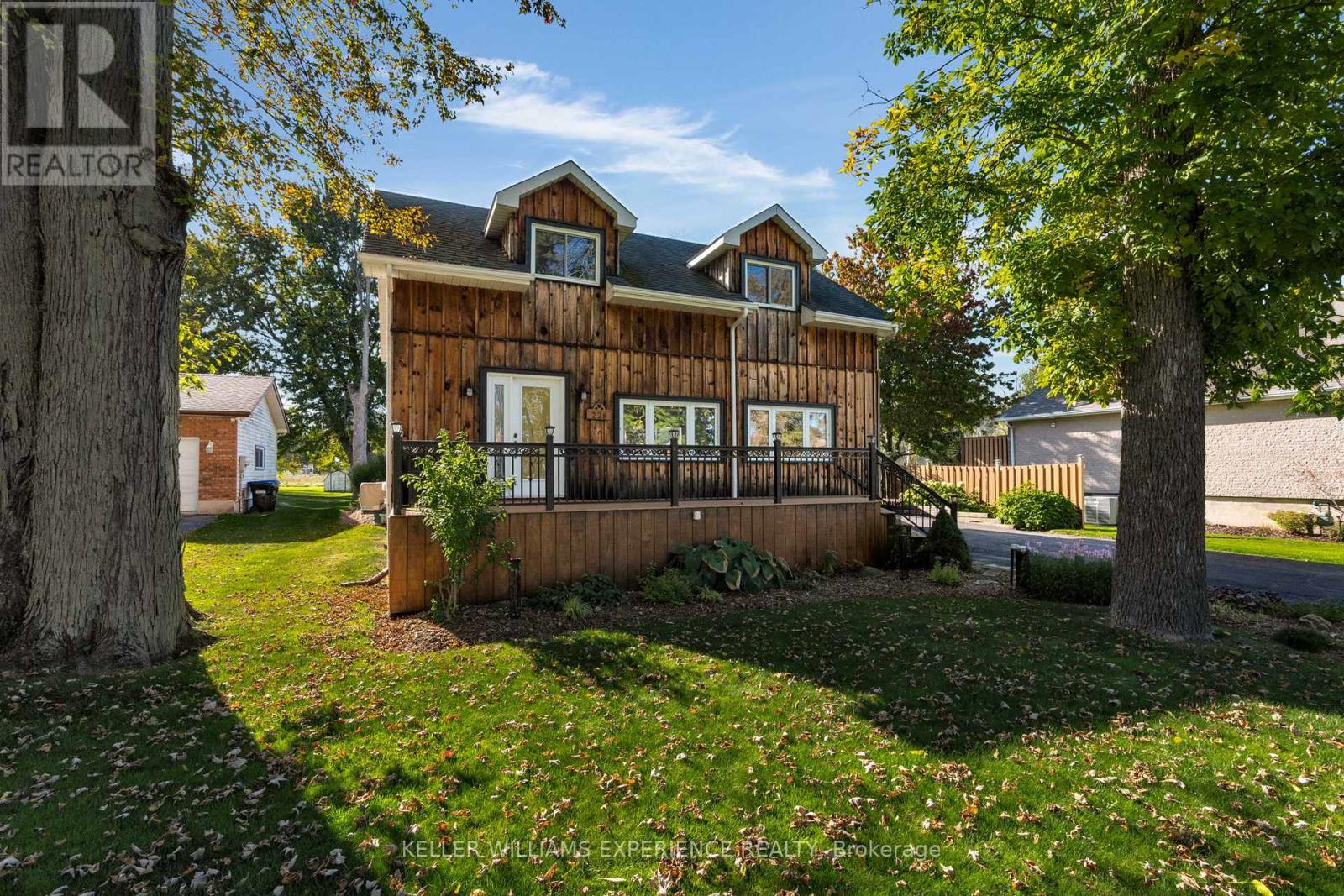 228 Bayshore Road, Innisfil, Ontario  L0L 1K0 - Photo 1 - N12440348