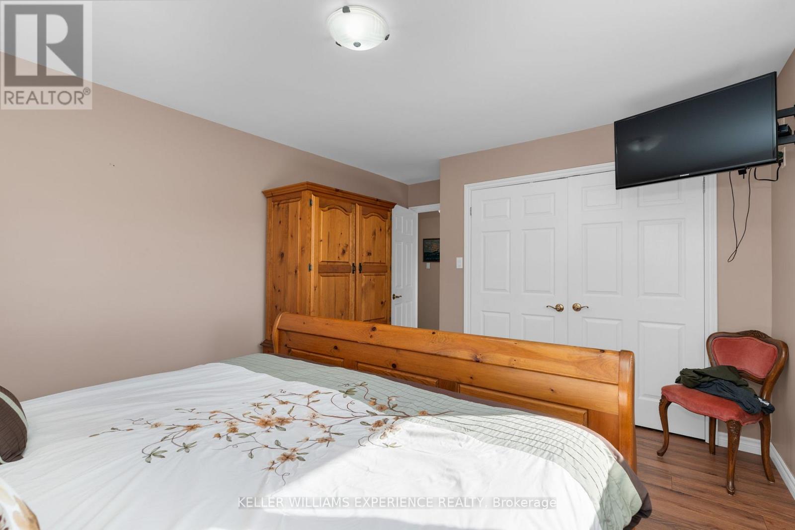228 Bayshore Road, Innisfil, Ontario  L0L 1K0 - Photo 11 - N12440348