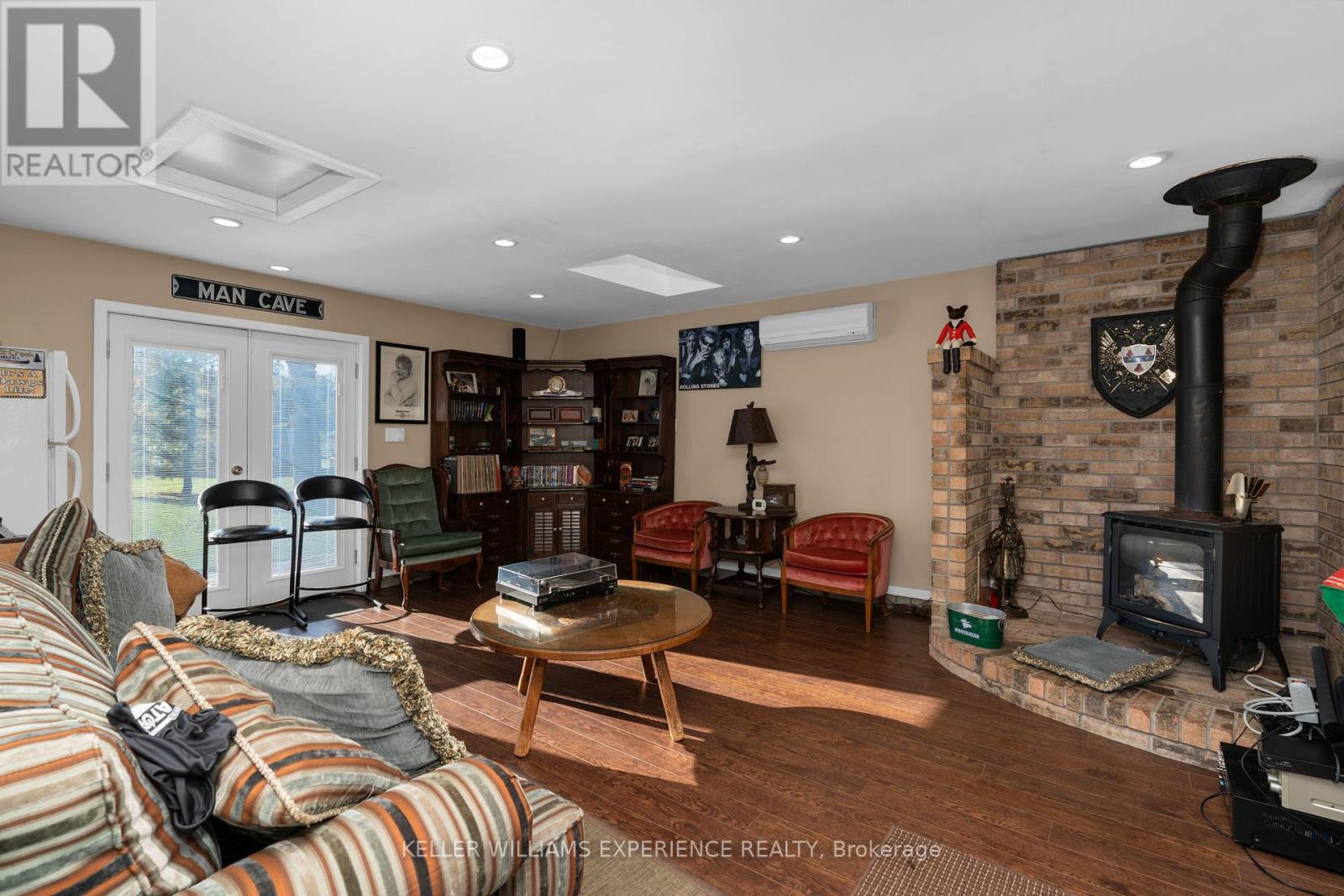 228 Bayshore Road, Innisfil, Ontario  L0L 1K0 - Photo 16 - N12440348
