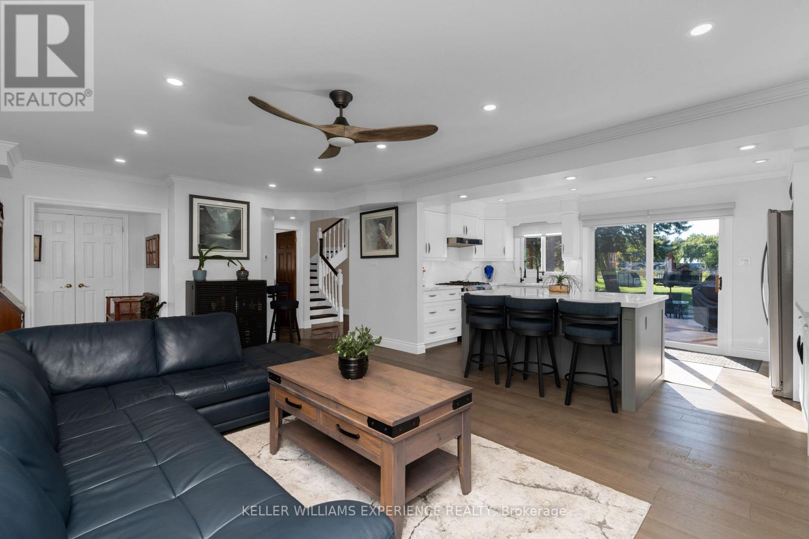 228 Bayshore Road, Innisfil, Ontario  L0L 1K0 - Photo 4 - N12440348
