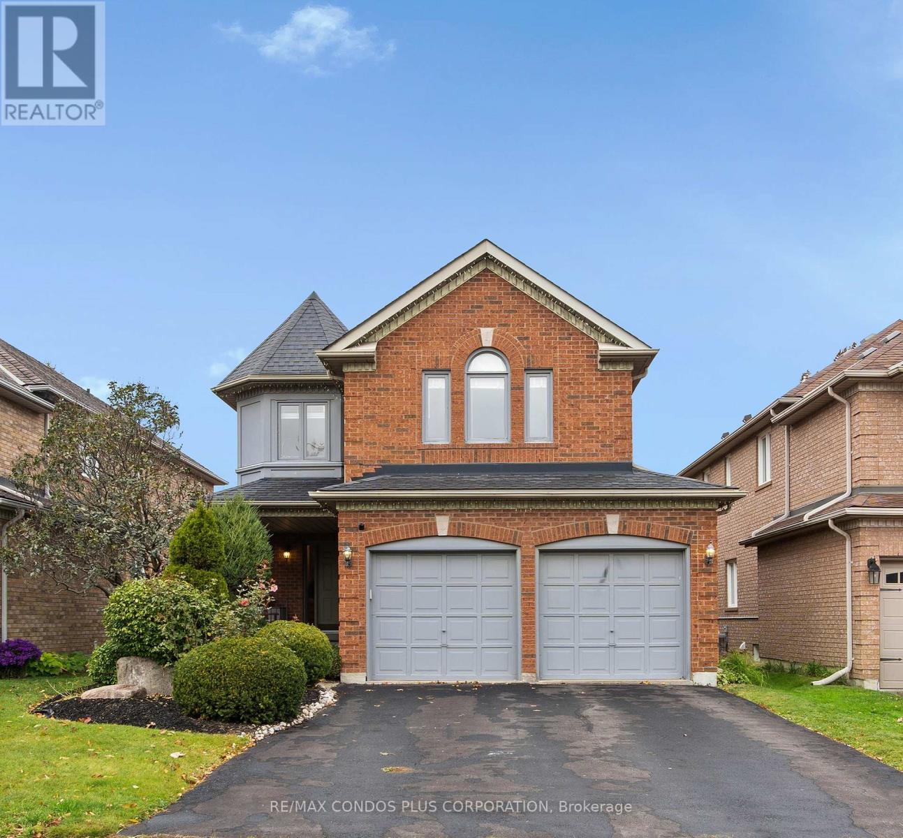 317 Clearmeadow Boulevard, Newmarket, Ontario  L3X 2C6 - Photo 1 - N12440367