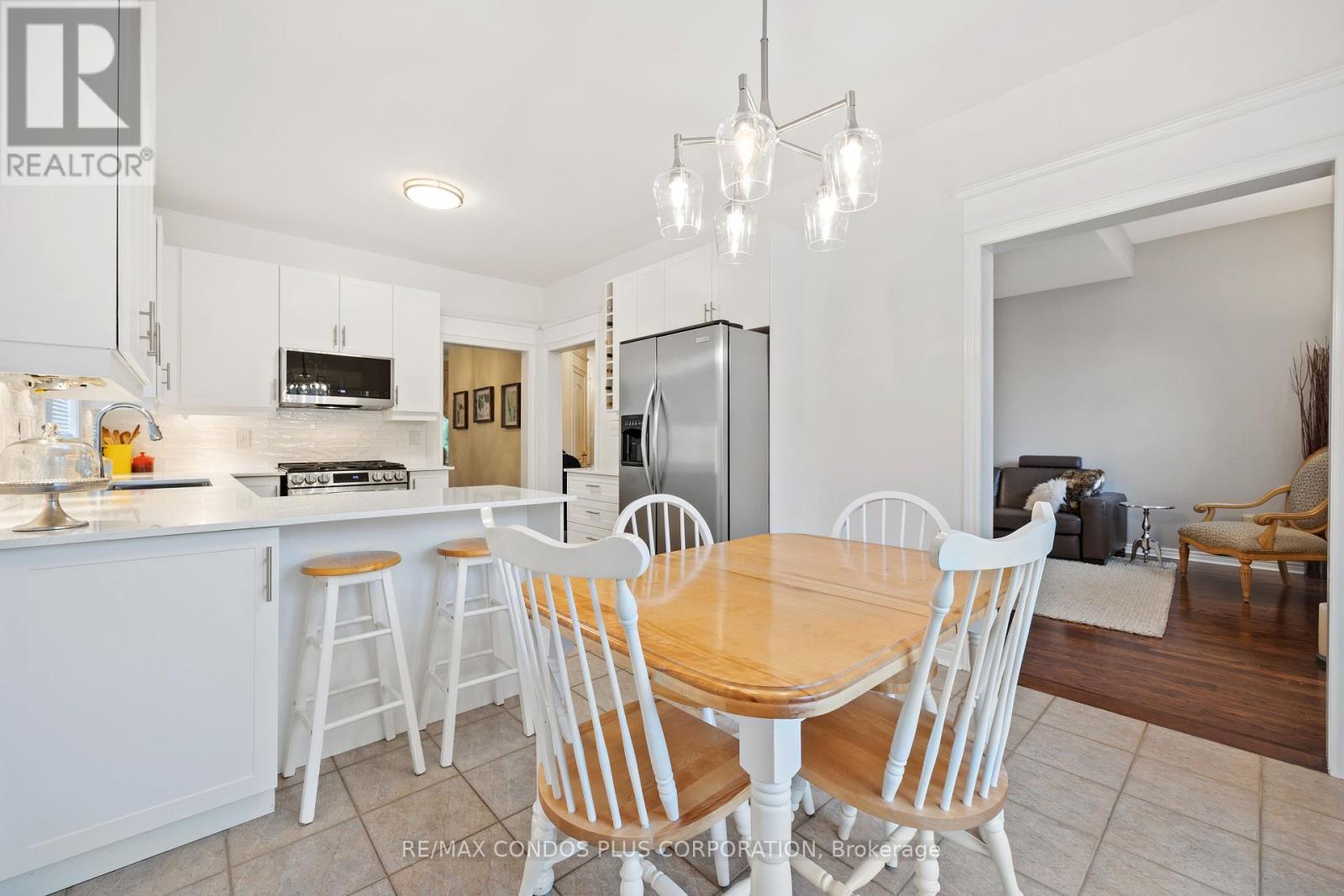 317 Clearmeadow Boulevard, Newmarket, Ontario  L3X 2C6 - Photo 11 - N12440367