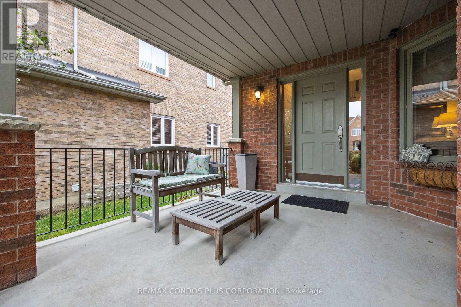 317 Clearmeadow Boulevard, Newmarket, Ontario  L3X 2C6 - Photo 3 - N12440367