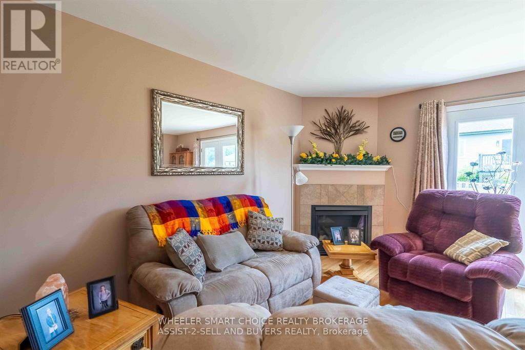 95 Mckenzie Street, Cornwall, Ontario  K6J 2G9 - Photo 10 - X12440452